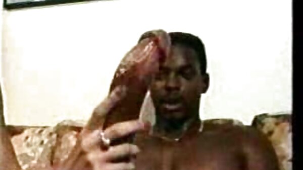 வெறித்தனமான BBW ஸ்லட்டின் மார்பகங்கள், கிறுக்குத்தனமான BDSM ஆபாச கிளிப்பில் நீல நிறமாக மாறும்